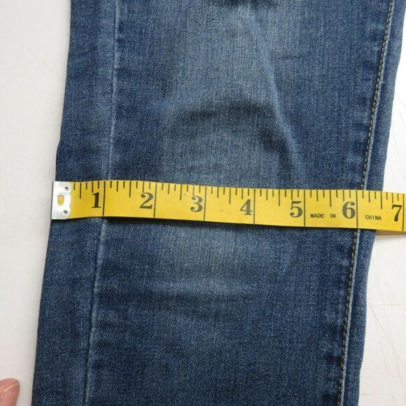 Levi's Slimming Skinny Jeans Size 29 Medium Wash Blue Denim 29X27.5 - Picture 13 of 15